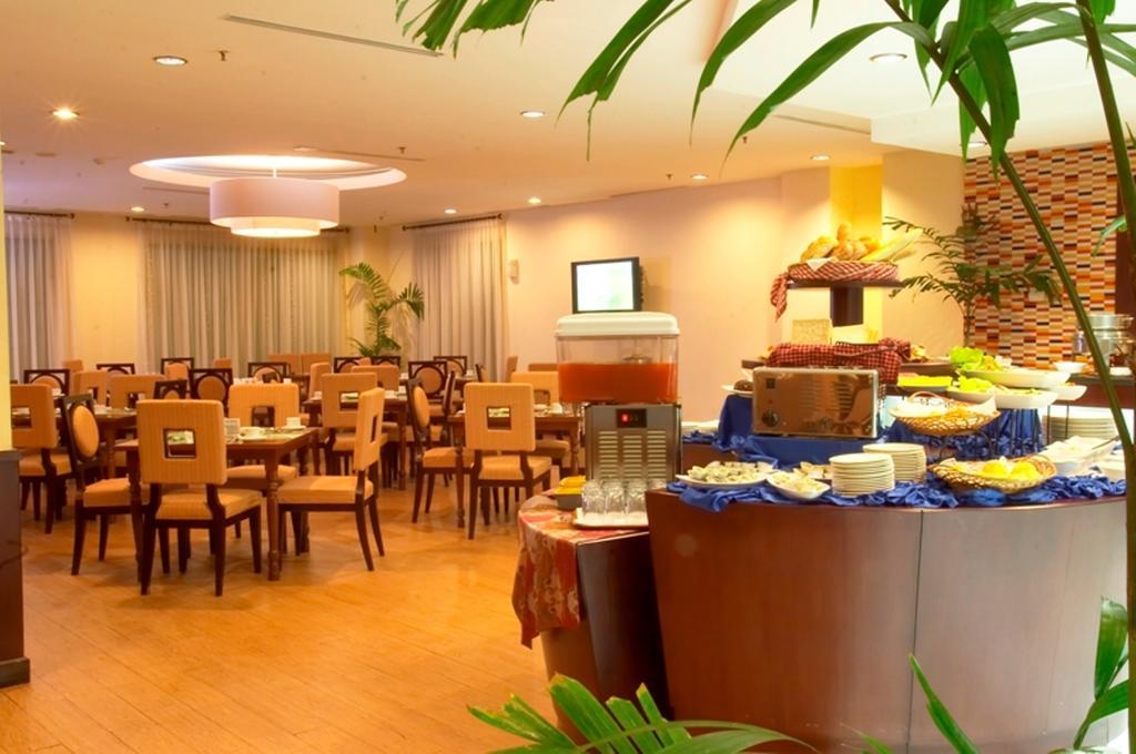 Hotel Gran Puri Manado Dış mekan fotoğraf