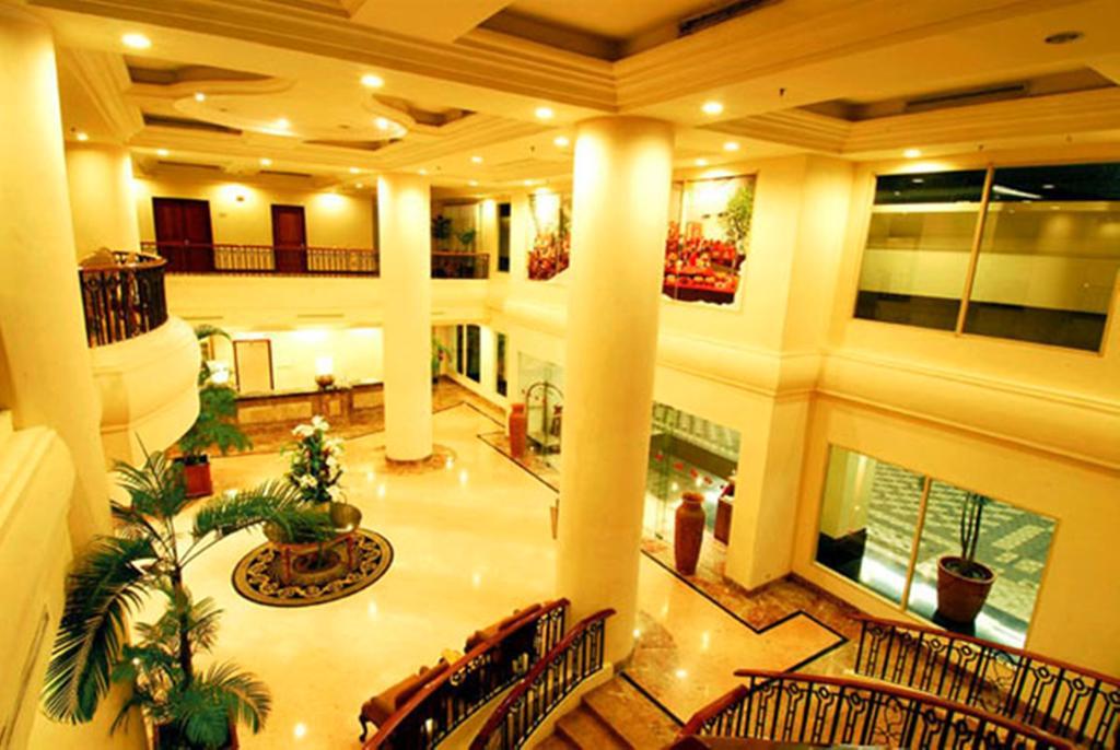 Hotel Gran Puri Manado Dış mekan fotoğraf