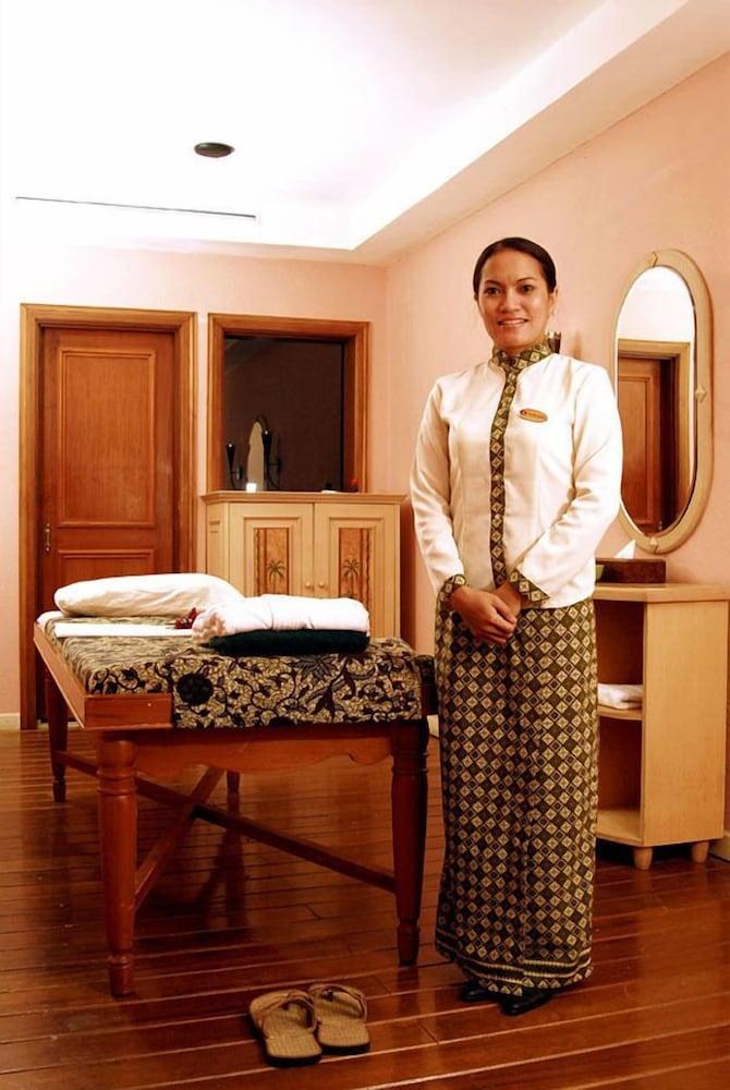 Hotel Gran Puri Manado Dış mekan fotoğraf